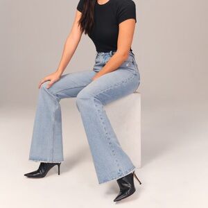 Abercrombie & Fitch Curve Love High Rise Vintage Flare Jean - 6R